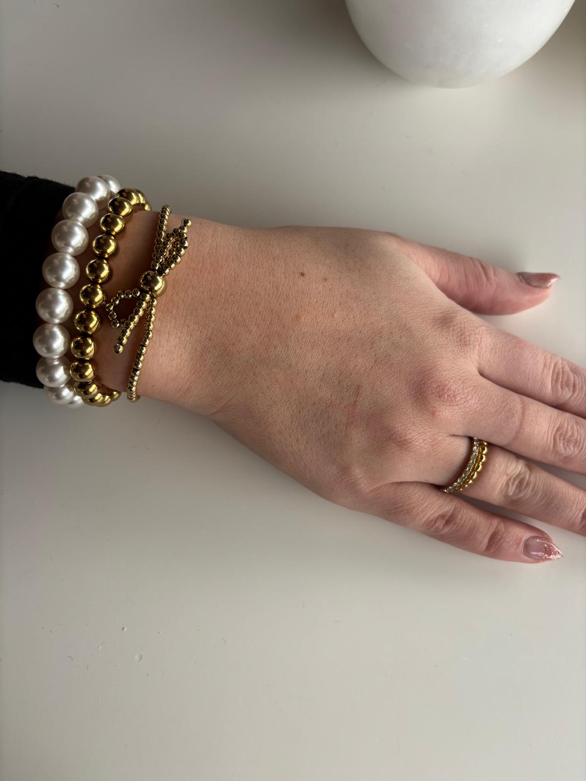 Pearl Statement Armband